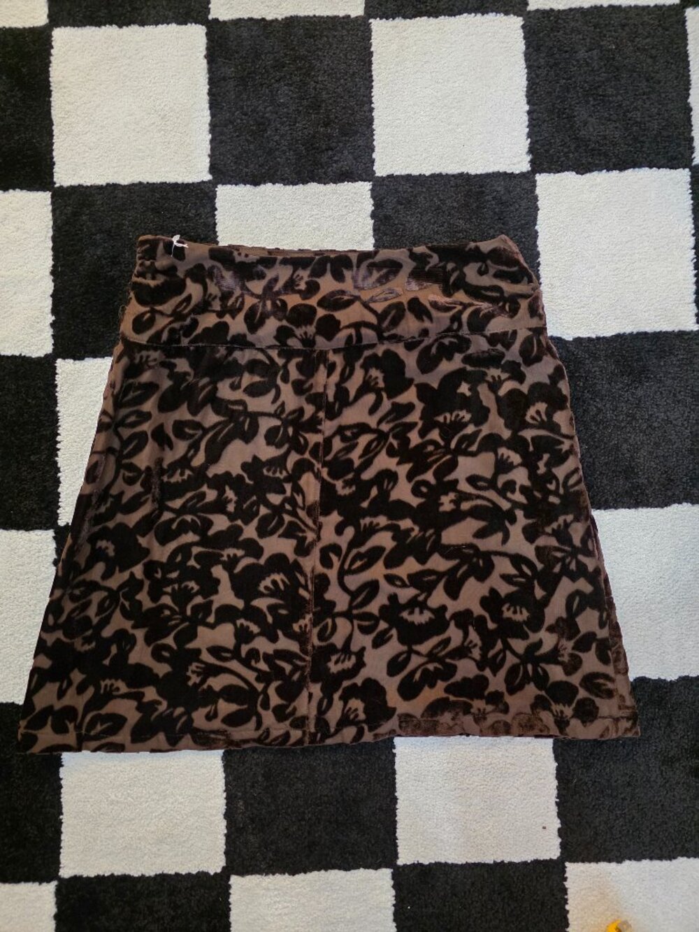 Burned velvet skirt
